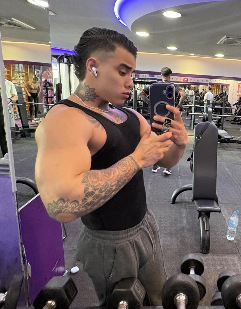 Chico busca chica en Ibiza: Chico busca chica