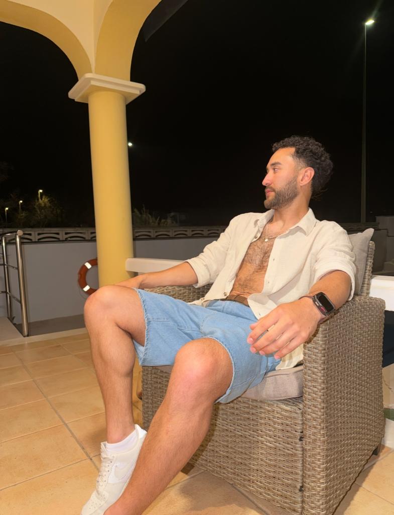 615288072: Chico busca chica en Valencia