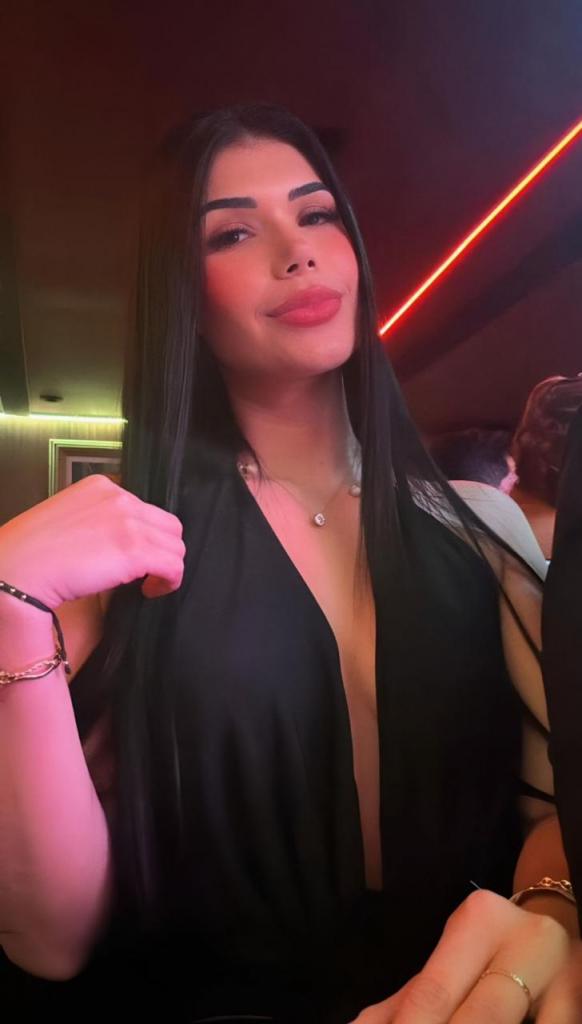 Chica busca chico en Ibiza: Chica busca chico