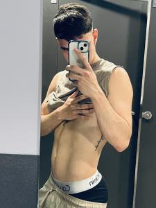 624931290: Chico busca chica en Valencia