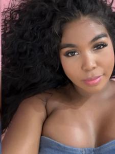 631760297: Chica busca chico en La Coruña