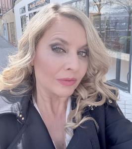 616884761: Chica busca chico en Madrid