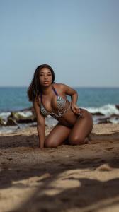677291671: Chica busca chico en Barcelona