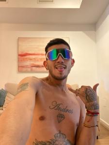 617658902: Chico busca chica en Madrid