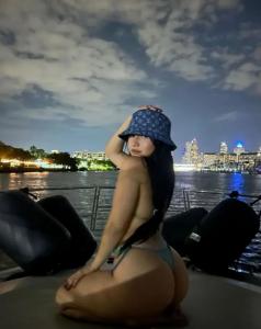Chica busca chico en Tenerife: 