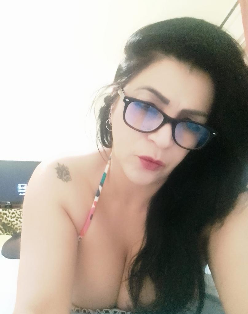 Chica busca chico en Ibiza: 