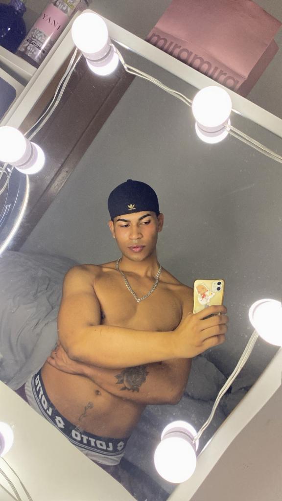 Chico busca chica en Cádiz: 