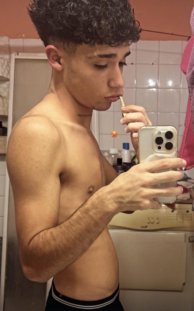 Chico busca chica en Málaga: 