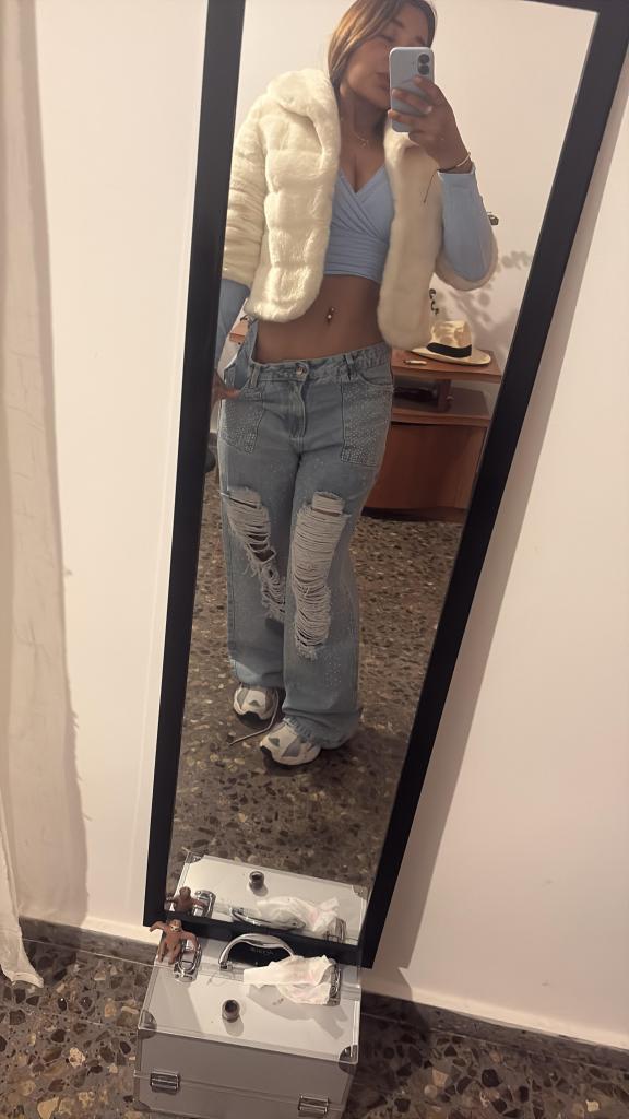 688418265: Chica busca chico en Alicante