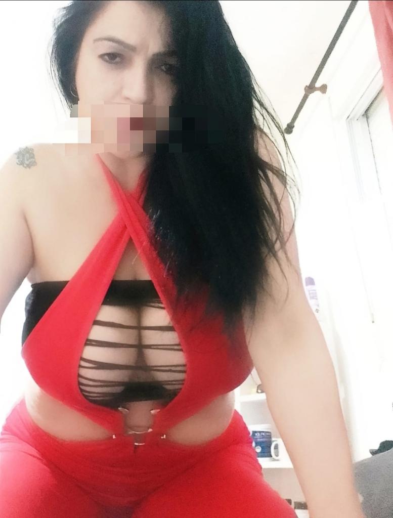 Chica busca chico en Ibiza: 