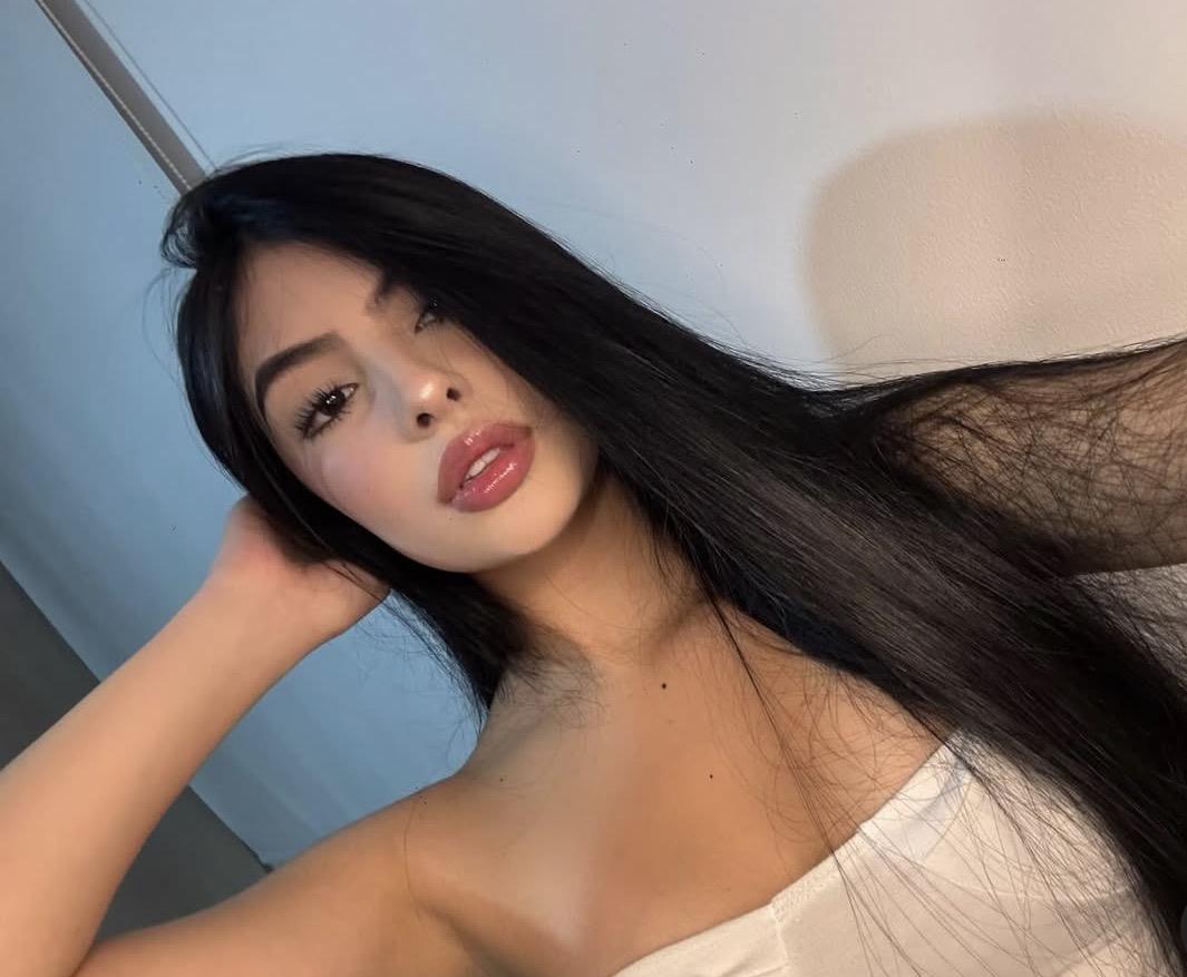 667393618: Chica busca chico en Barcelona