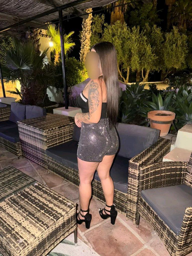 632935408: Chica busca chico en Málaga