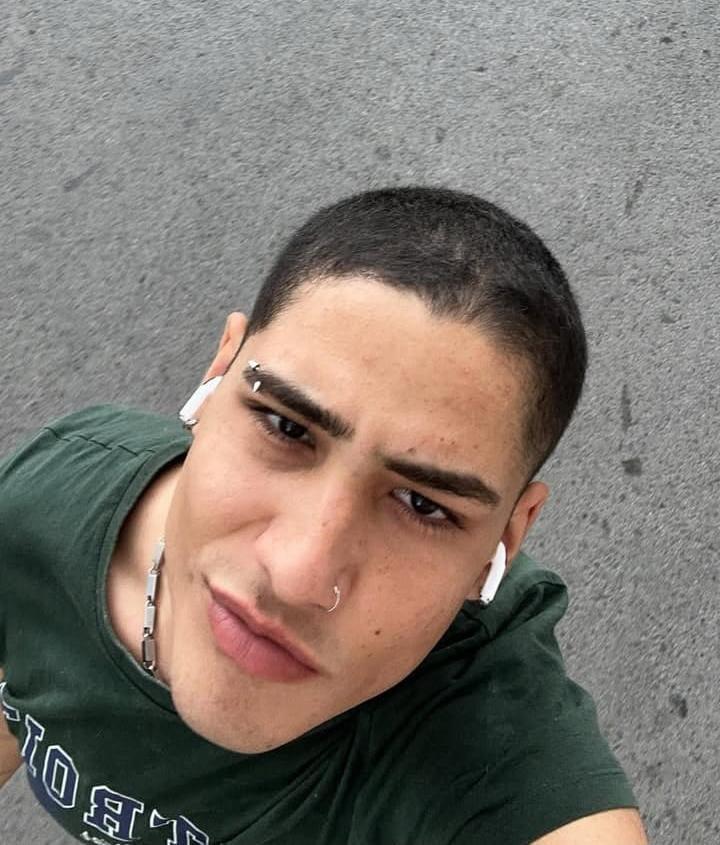 Chico busca chica en Granada: 