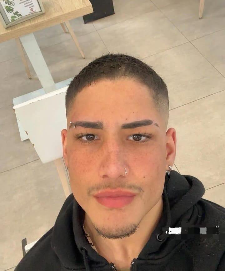 Chico busca chica en Granada: 