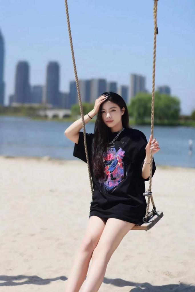 618664092: Chica busca chico en Barcelona