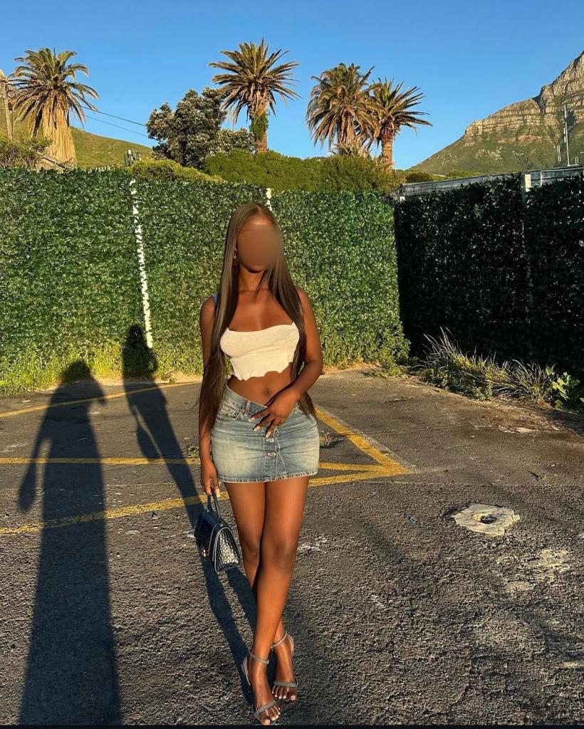 623239777: Chica busca chico en Tenerife