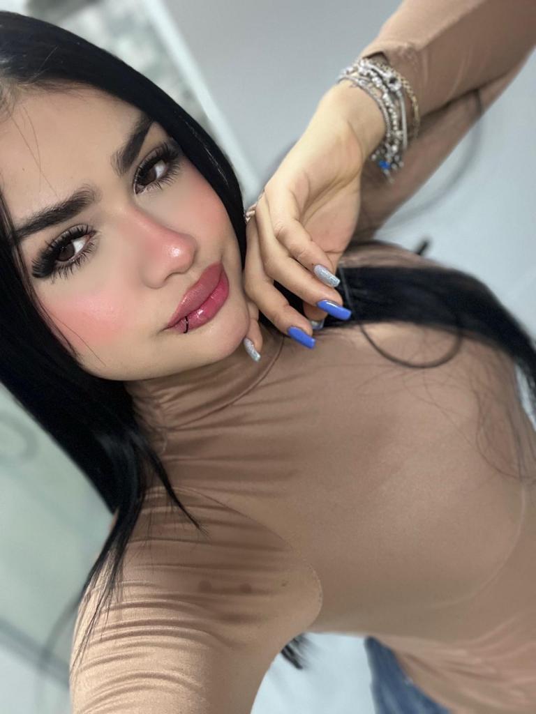 690705543: Chica busca chico en Gerona