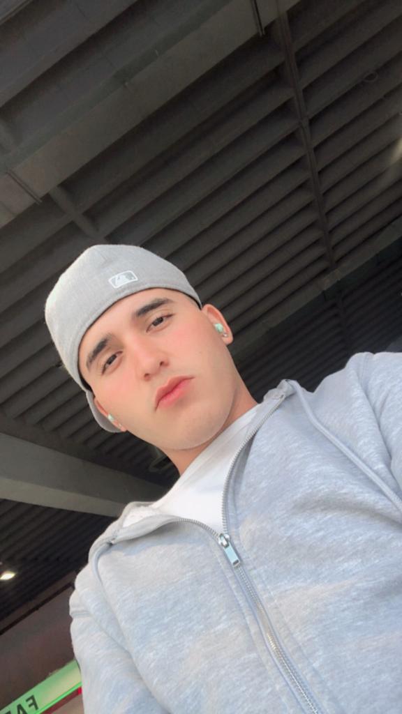 Chico busca chica en Málaga: 