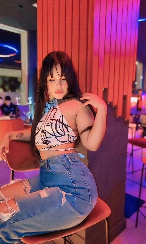 Chica busca chico en Cádiz: 