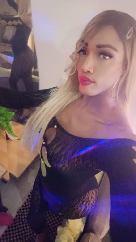 654788770: Travesti en Barcelona