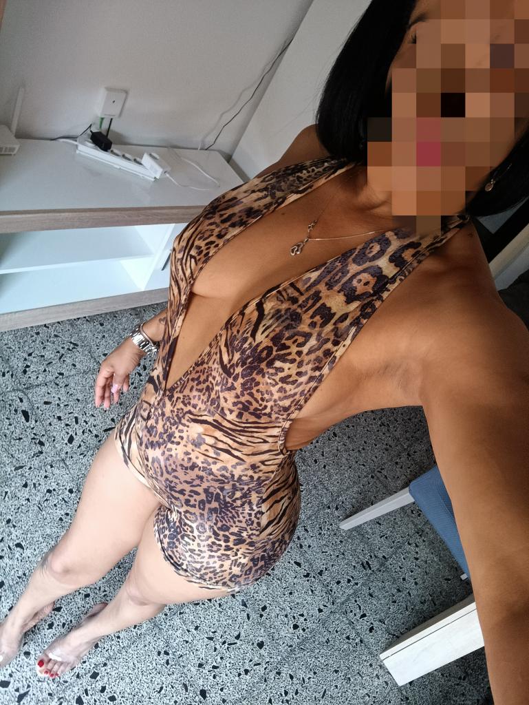 Chica busca chico en Tenerife: 