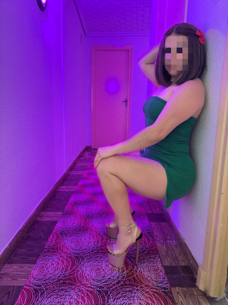 672533866: Chica busca chico en León