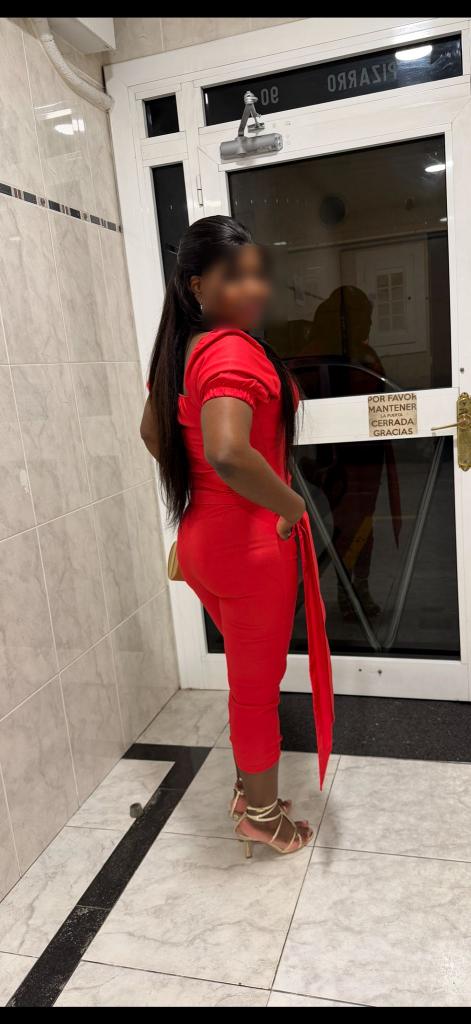 642643206: Chica busca chico en Barcelona