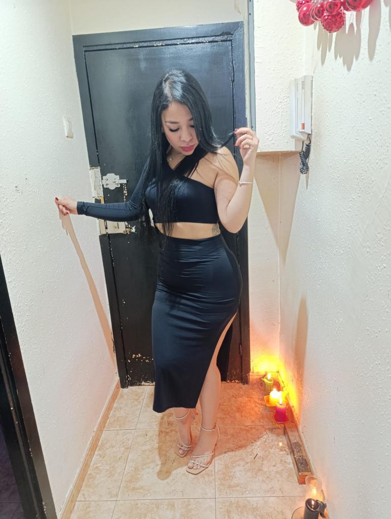 631628066: Chica busca chico en Barcelona