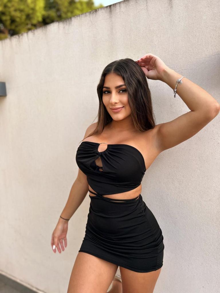 632589135: Chica busca chico en Ibiza