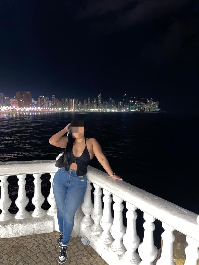 Chica busca chico en Valencia: Chica busca chico