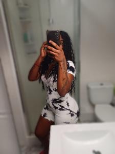 614873379: Chica busca chico en Tarragona