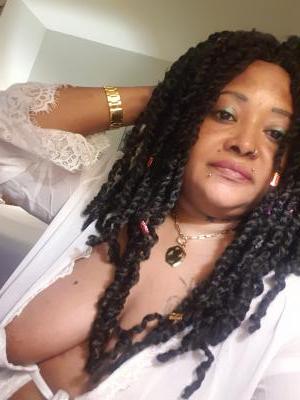 632398987: Chica busca chico en Barcelona