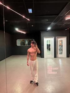 658242000: Chico busca chica en Madrid