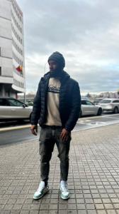 603937122: Chico busca chica en Madrid