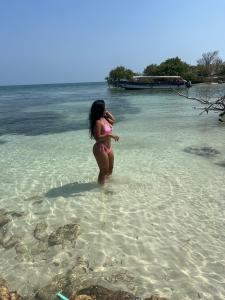 613479262: Chica busca chico en Barcelona