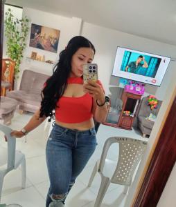614528075: Chica busca chico en Valencia