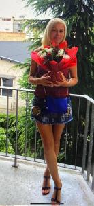 697483596: Chica busca chico en Gerona