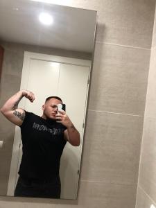 651783112: Travesti en Valencia