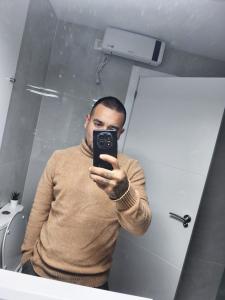 654339823: Chico busca chica en Málaga