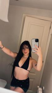 617746381: Chica busca chico en Madrid