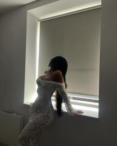 631957997: Chica busca chico en Barcelona