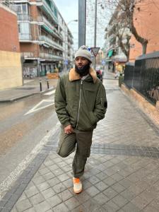 603937122: Chico busca chica en Madrid