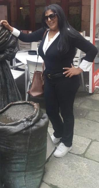 742031588: Chica busca chico en La Coruña