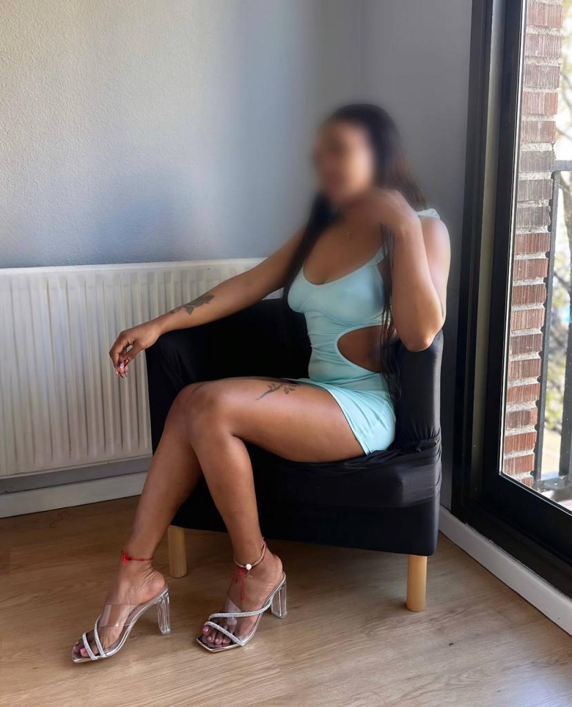 608980583: Chica busca chico en Madrid