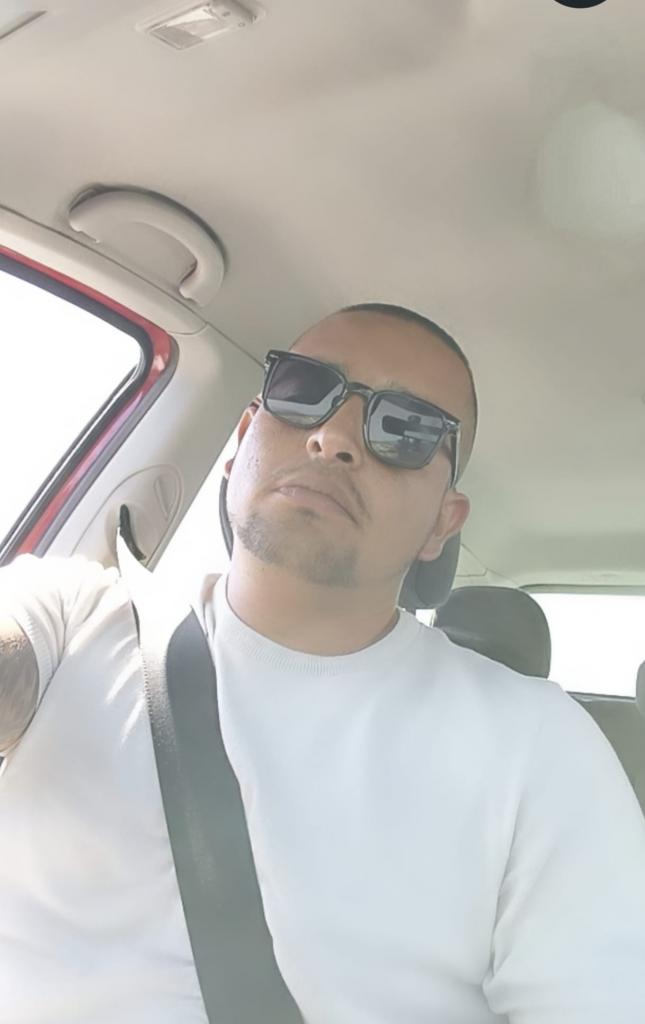 654339823: Chico busca chica en Málaga