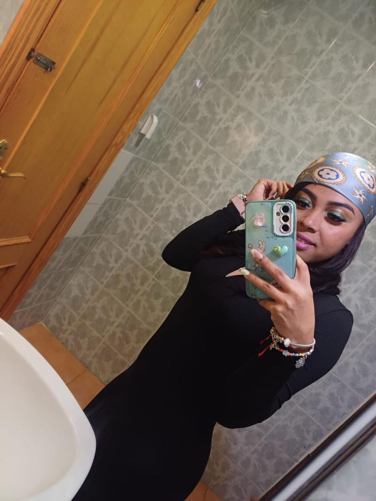 632880893: Chica busca chico en Valencia