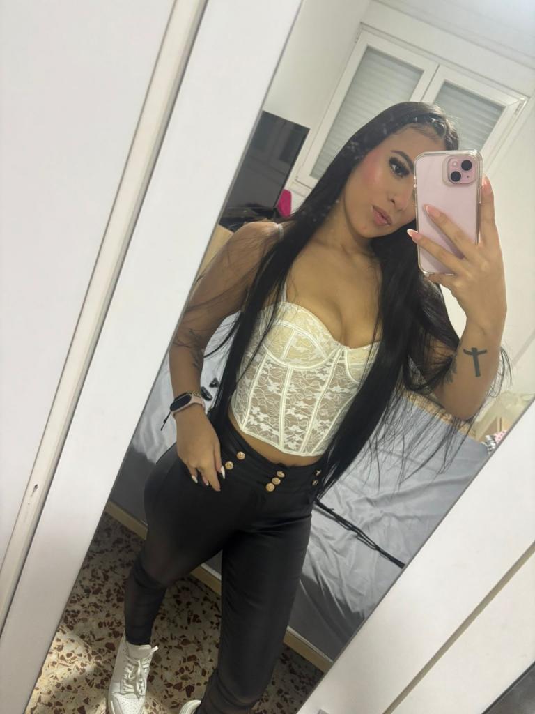 Chica busca chico en Almería: 