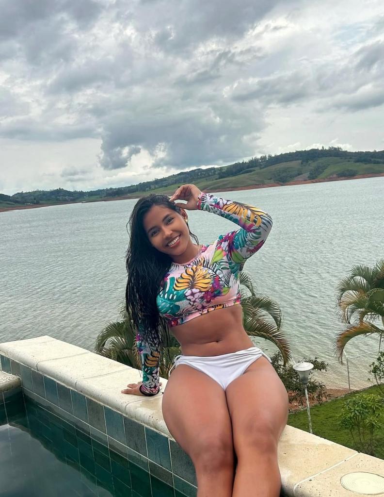 Chica busca chico en Almería: 