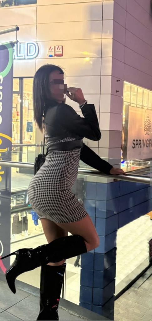 Chica busca chico en Huelva: 