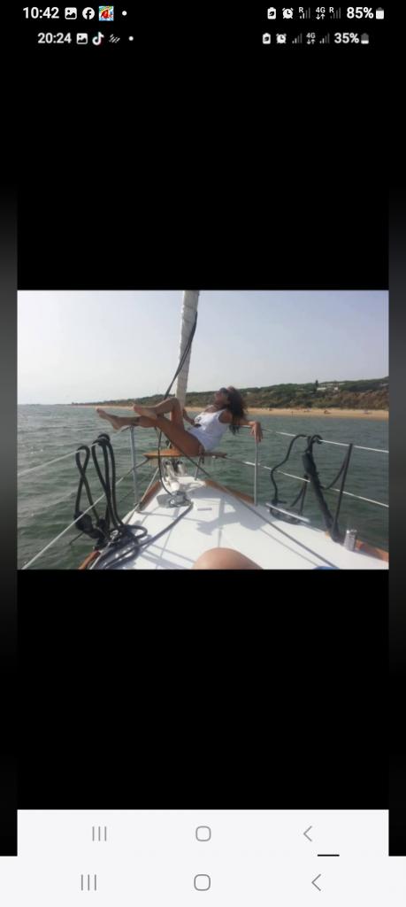 671452461: Chica busca chico en Sevilla